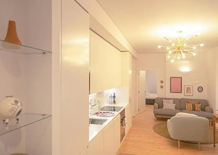 Bairro Alto Charming Bright With Ac Elevator شقة