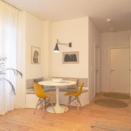 Bairro Alto Charming Bright With Ac Elevator דירה ליסבון