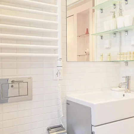 Апартаменты Bairro Alto Charming Bright With Ac Elevator